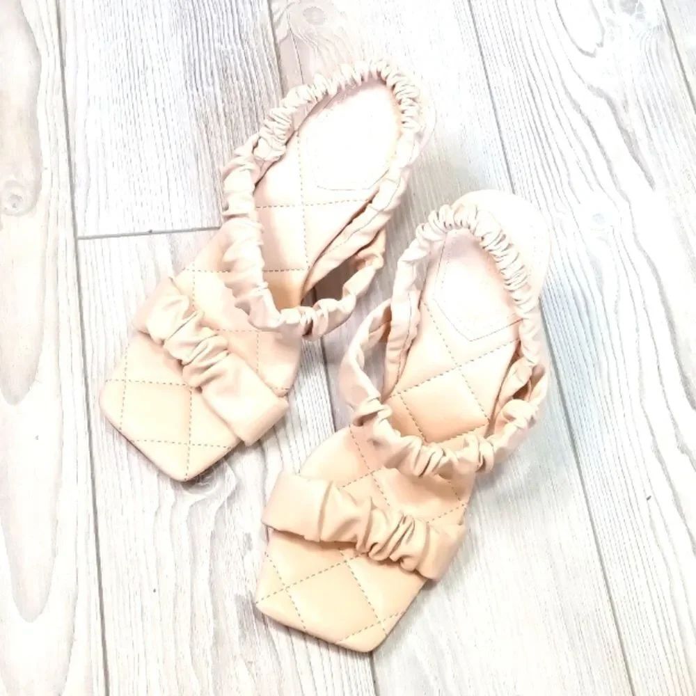 (69-3883) Ermonn Sandals Sz 7.5